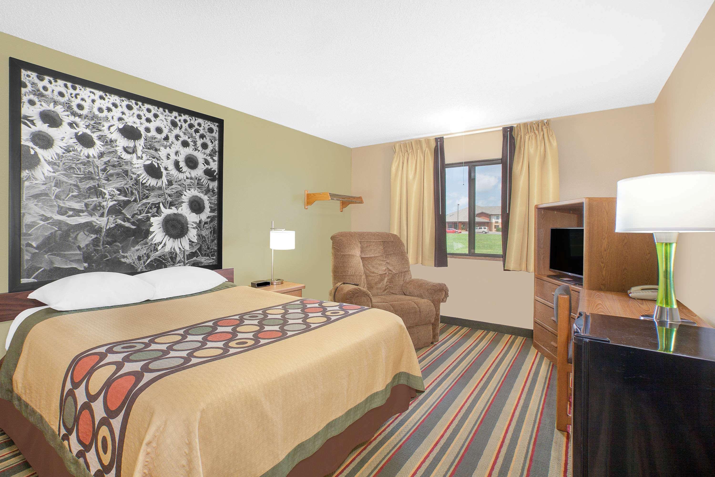 במוטל Mount Pleasant Super 8 By Wyndham Mt Pleasant מראה חיצוני תמונה
