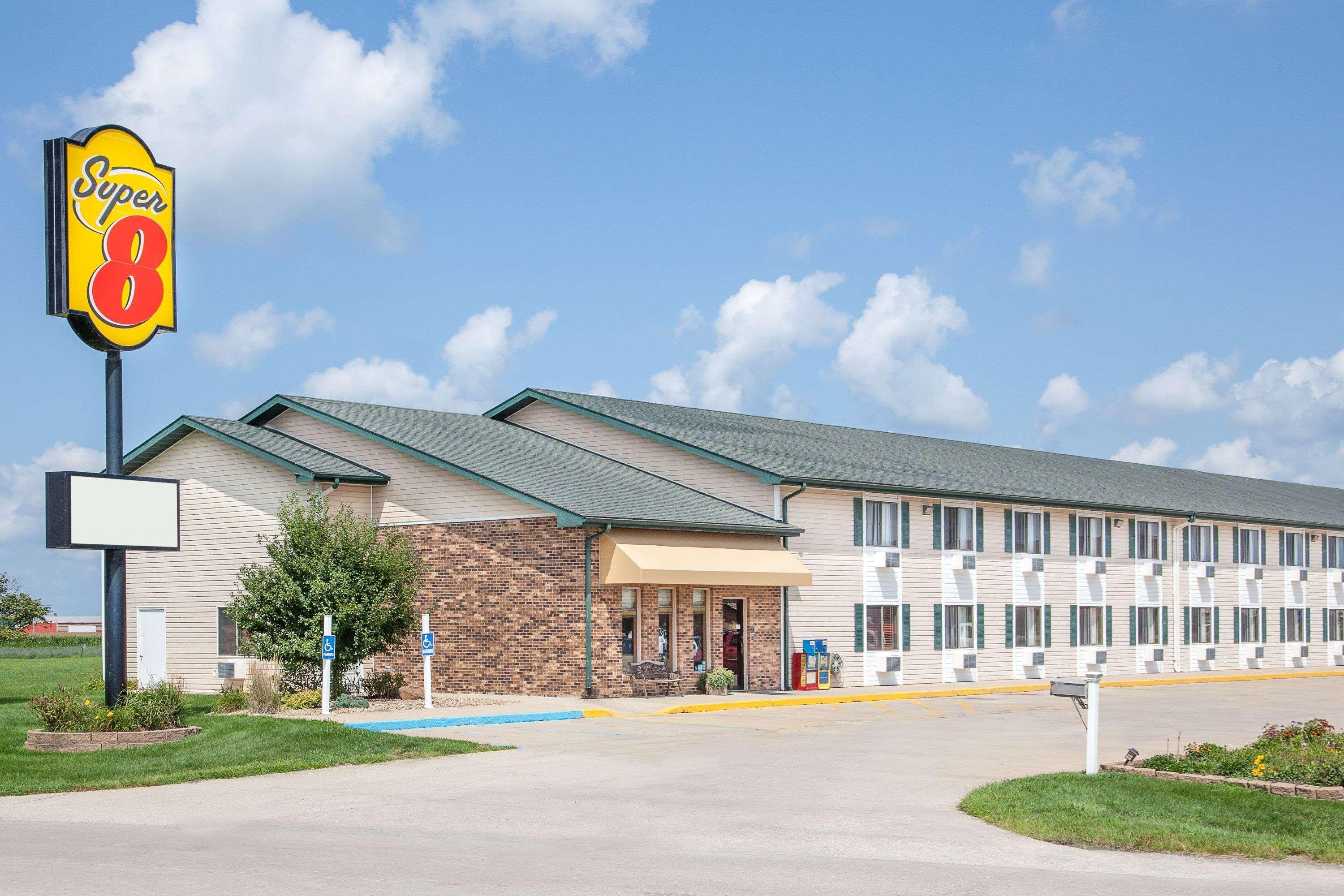 במוטל Mount Pleasant Super 8 By Wyndham Mt Pleasant מראה חיצוני תמונה