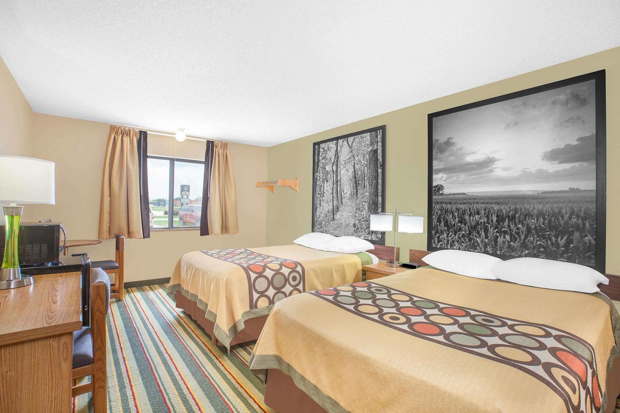 במוטל Mount Pleasant Super 8 By Wyndham Mt Pleasant מראה חיצוני תמונה